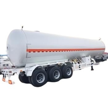 La dernière conception du procédé de CIMC est une semi-remorque à trois axes pour chariots-citernes à carburant en acier à haute résistance / camion à carburant