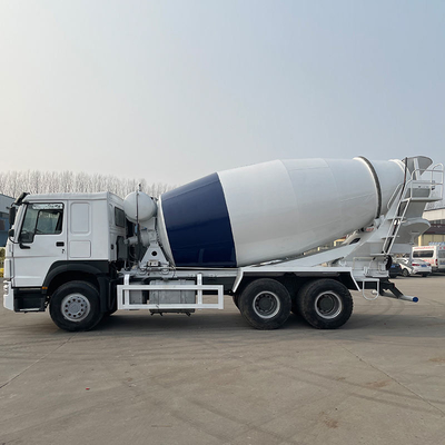 Sinotruk Howo Nouveau véhicule de remorque d'occasion 10 à 18 mètres cubes Capacité de béton-ciment Mixeur de camions avec pompe