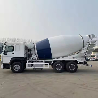 Utilisé HOWO 340HP 2-25cbms 9630*2500*3998mm 16650kg Ciment camion mélangeur de béton