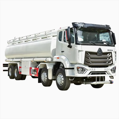 Camions-citernes à carburant de 5000 litres Camions-citernes Howo Camions-citernes 6x4 8x4 Sinotruck Camions-citernes à eau d'occasion